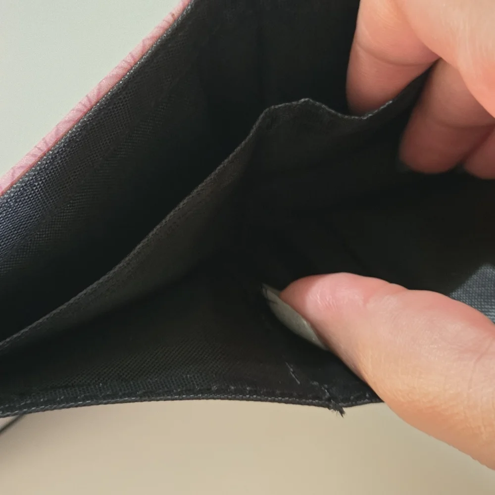 N/A pink wallet